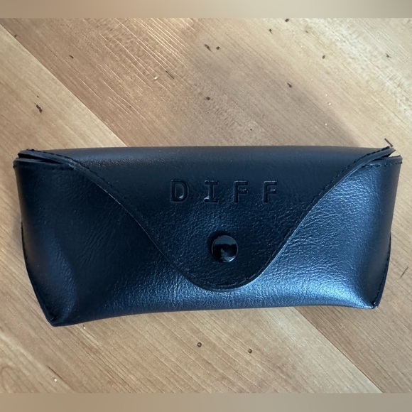 BRAND NEW BECKY IV DIFF SUNGLASSES - Picture 7 of 7